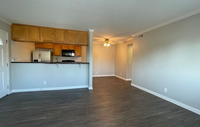 2 beds, 2 baths, 850 sqft, $2,840, Unit 819-21