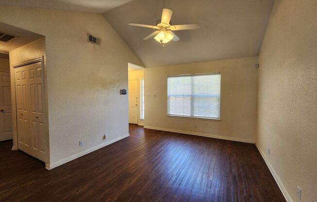 2/1 Duplex Minutes from Gruene Shopping & Entertainment! Refrigerator & Washer/Dryer Included! No Carpet  / CISD
