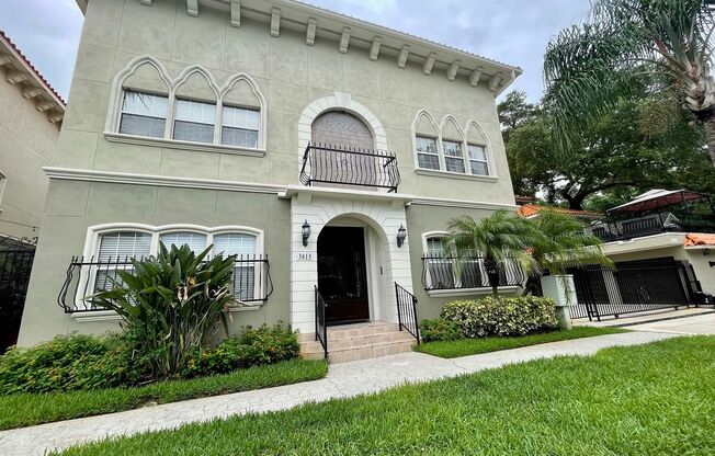 3 Bed 2.5 Bath Townhouse in A+ location!