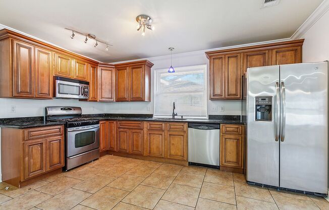 Beautiful Single Family Home off Filmore in Oak Park! Must See!