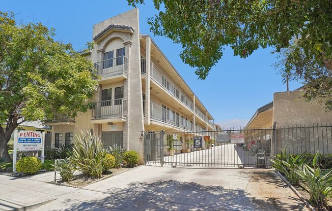 Lake Street Apartments