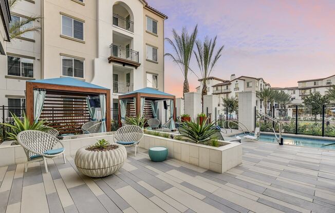 outdoor lounge