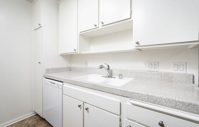 1 bed, 1 bath, 615 sqft, $1,875, Unit H