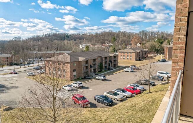 2 beds, 2 baths, 999 sqft, $2,350, Unit I31