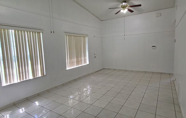 Condo in Chelsea Square, Kissimmee