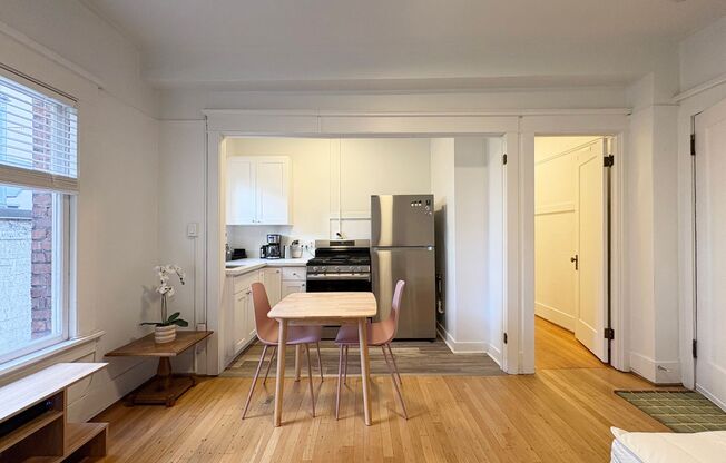 Studio, 1 bath, 335 sqft, $1,895, Unit Unit 206
