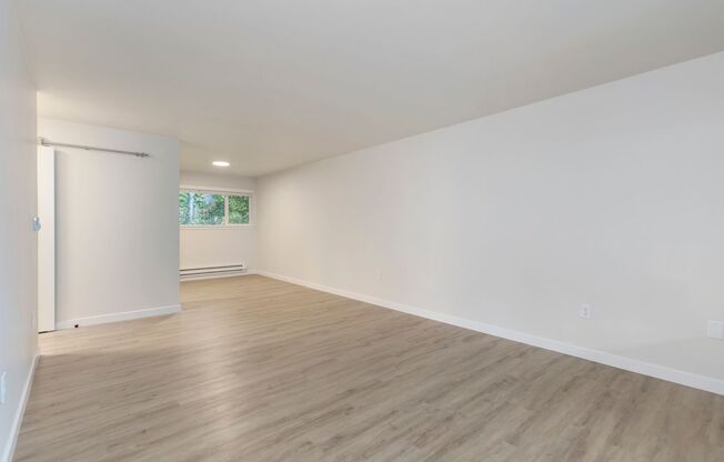 2 beds, 1 bath, 875 sqft, $2,195, Unit 14