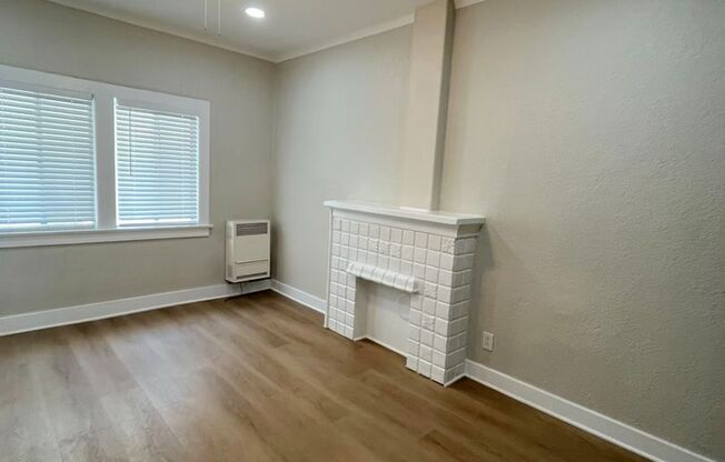 Studio, 1 bath, 326 sqft, $1,095, Unit 04