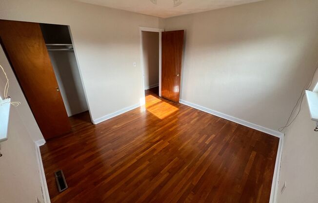 3 beds, 1 bath, $1,550