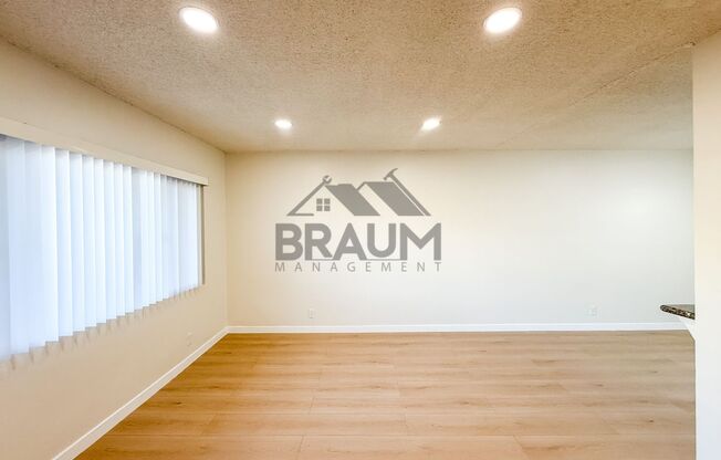 Villa East at Oxnard St.