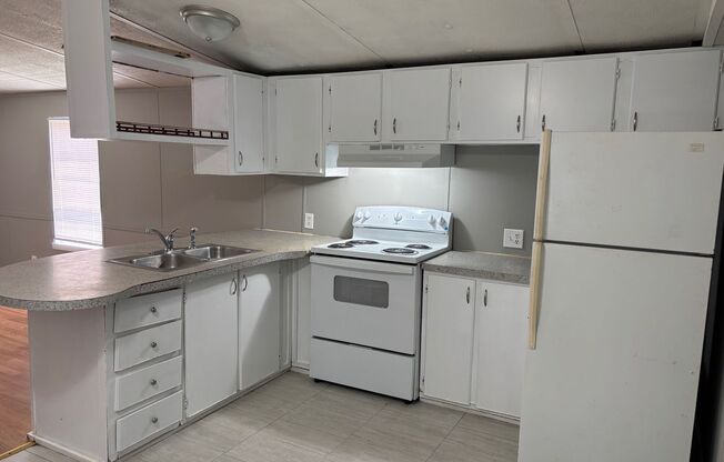 2 BED, 2 BATH MOBILE HOME LOCATED IN CANDOR