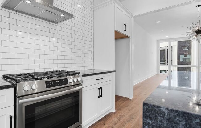 3 beds, 3.5 baths, $3,000, Unit Unit 12