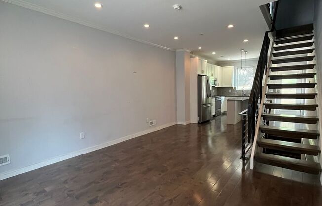 Spacious 3 Bedroom Home + Roof Deck in the Heart of Point Breeze