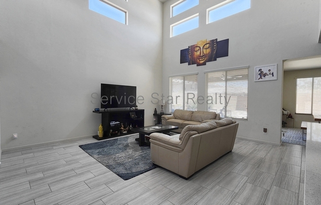 3407 E LOUISE DR