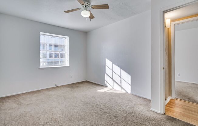 2 beds, 1 bath, 750 sqft, $875, Unit K713 - 307 - 205