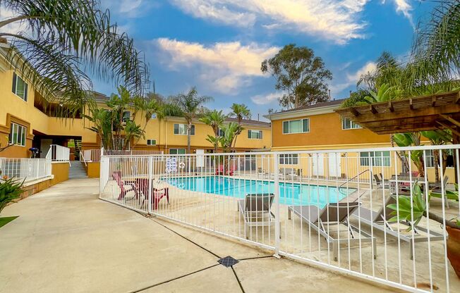 900-910 Manchester St