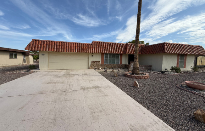 11022 W BOSWELL BLVD