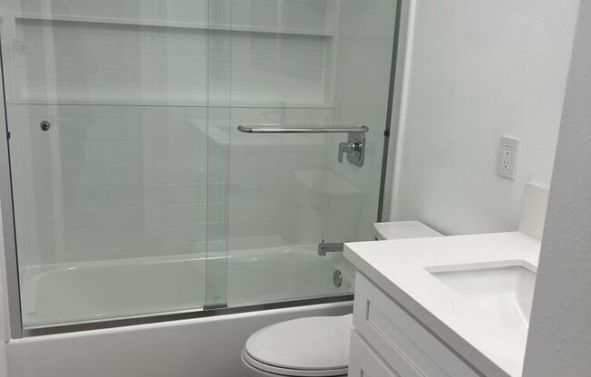 2 beds, 1 bath, 802 sqft, $2,595, Unit 6920-J