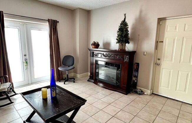 1 bed, 1.5 baths, $1,200