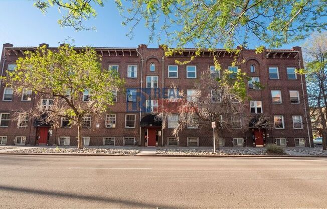 541 E 14 AVE