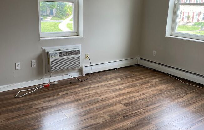 2 beds, 1.5 baths, 850 sqft, $1,850, Unit D04