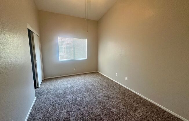 2 beds, 2 baths, $1,650, Unit UNIT 2011