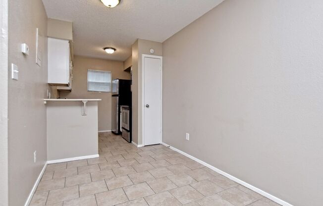 Studio, 1 bath, 319 sqft, $950, Unit 1B