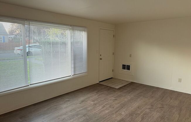 1 bed, 1 bath, 560 sqft, $1,200, Unit 6411