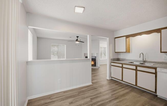 2 beds, 1 bath, 970 sqft, $1,265