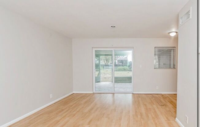 PRICE REDUCED!!!!!!Super Cute 3 Bedroom / 1 Bath Home For Rent In Casselberry