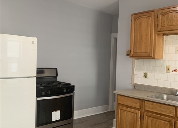 3 beds, 1 bath, 1,100 sqft, $2,800, Unit 1