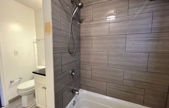 1 bed, 1 bath, 575 sqft, $2,250, Unit GR 720-BS