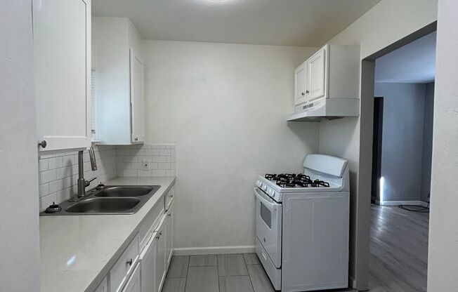 3 beds, 1 bath, $1,250