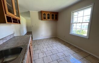 3 beds, 1 bath, $1,100, Unit Apt B