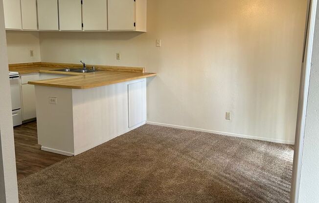 2 beds, 1 bath, $1,175, Unit 1