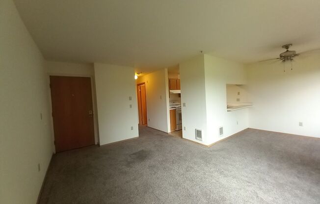 1 bed, 1 bath, 628 sqft, $1,595, Unit 225