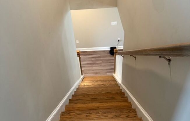 Quaint Neighborhood Living: Spacious 3 Bedroom Retreat Available!