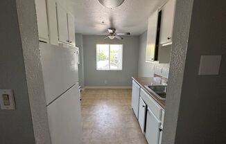 2 Bedroom unit available in Hayward!