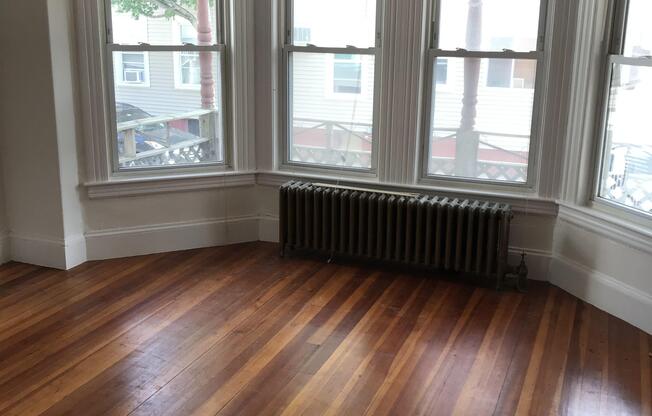 10 Lincoln Ave.