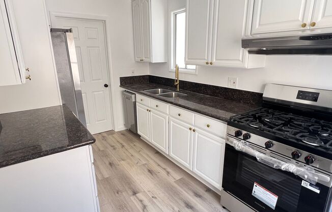 1481 W 179th St