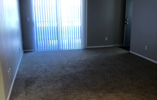 2 beds, 2 baths, 883 sqft, $1,210, Unit 215