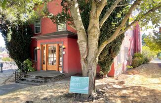Studio, 1 bath, 360 sqft, $1,050, Unit Unit #10
