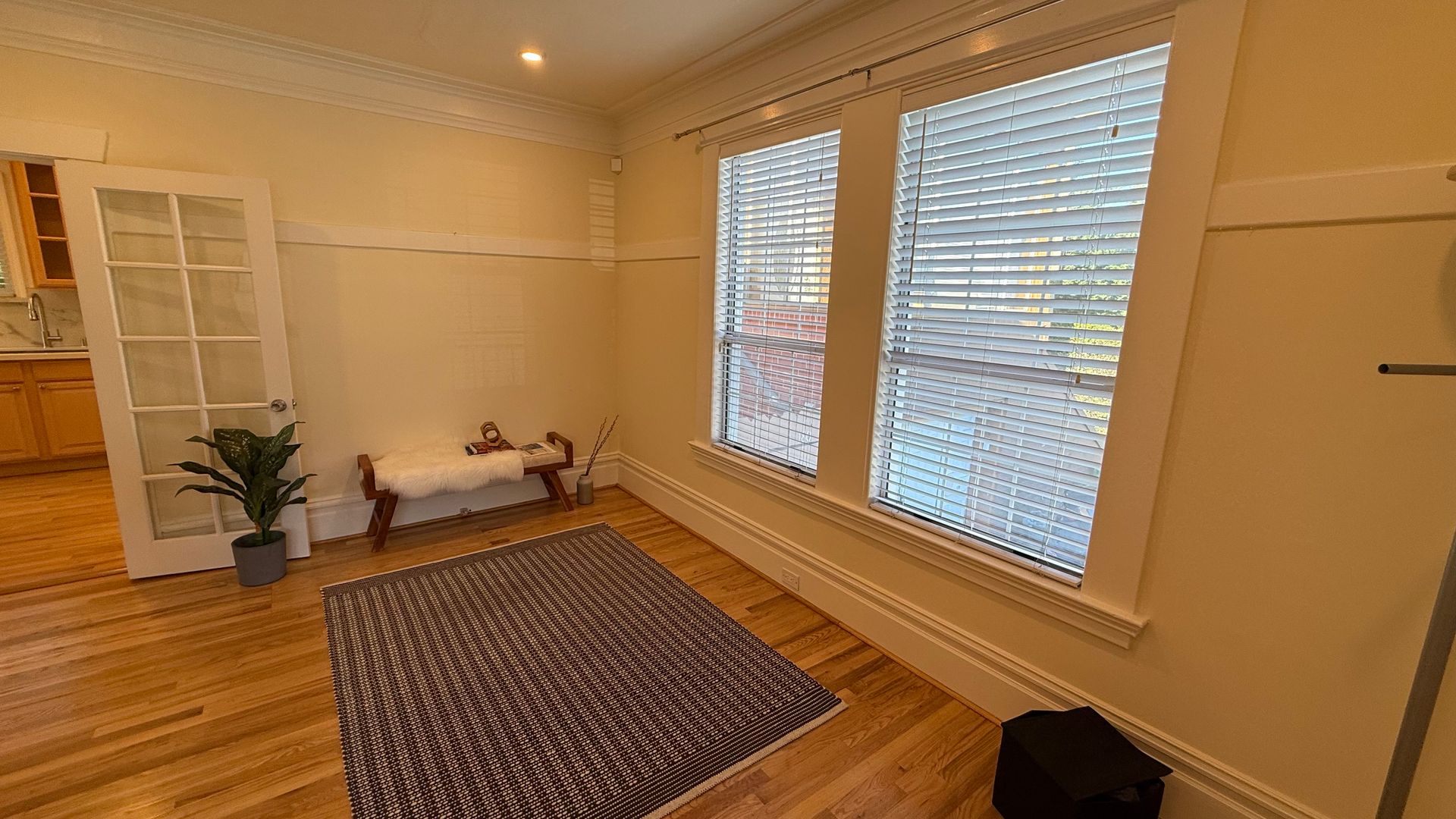 EPIC REA - Great Renovated ( all appliances are brand new ) Beautiful hardwood floor all over 4 BR/2 BA Home w/Parking in Mission Terrace