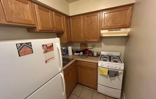 1 bed, 1 bath, $895, Unit 204