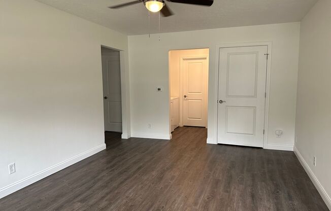 3 beds, 1.5 baths, 1,300 sqft, $1,450, Unit 3102