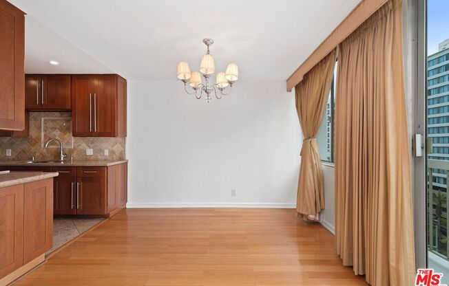 2 beds, 2 baths, 1,019 sqft, $3,900, Unit 1002
