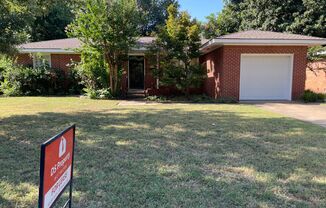 2 bed 2 bath in Norman! Close to all Norman has to offer, ready for move in!