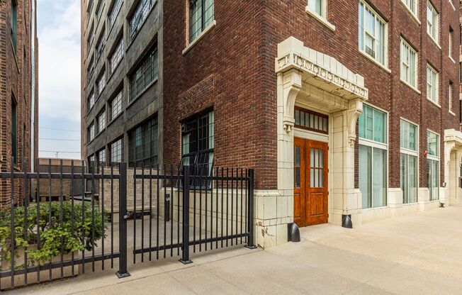 Studio, 1 bath, 610 sqft, $1,325, Unit 110-405