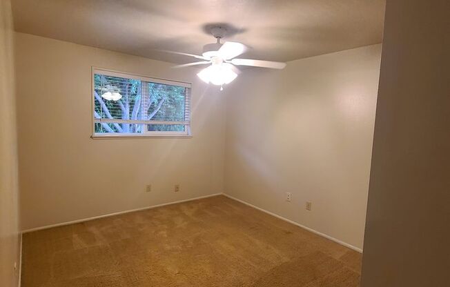 2 beds, 1 bath, 850 sqft, $1,395