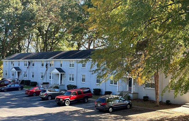 2 beds, 1 bath, 800 sqft, $949, Unit 211